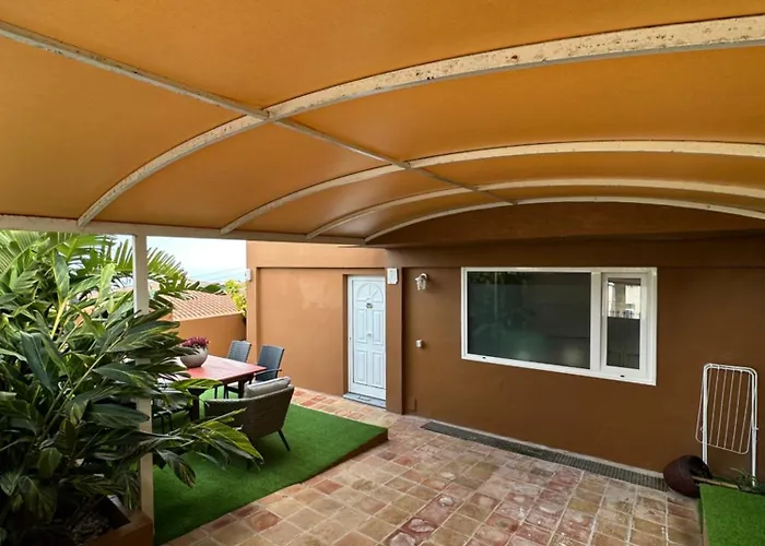 Casa Con Piscina Y Jardin Con Vistas Al Mar
