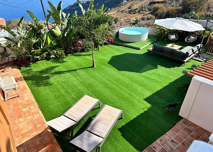 Casa Con Piscina Y Jardin Con Vistas Al Mar